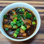 Tteokbokki nach Ma Bok-rim, das berühmte scharfe Reiskuchen-Gericht aus Korea seit 1953.